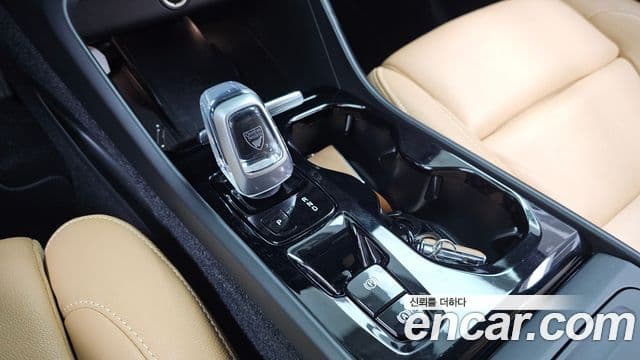 Volvo XC40 2020 — Şəkil 9/20