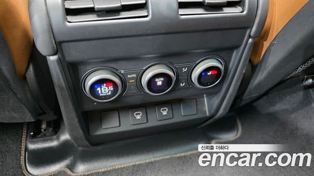 Land Rover Defender 2022 — Şəkil 34/35