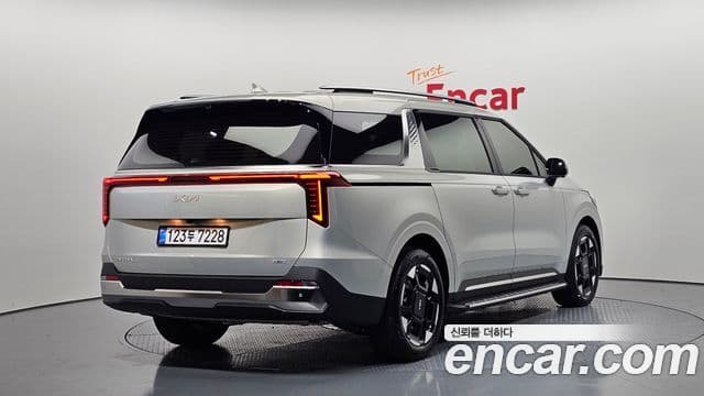 Kia Carnival 2025 — ფოტო 2/20