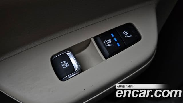 Kia Carnival 2025 — ფოტო 17/20