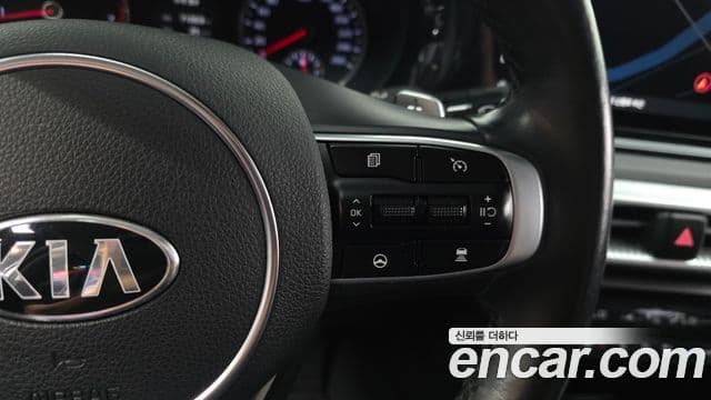 Kia K5 2020 — Şəkil 18/20