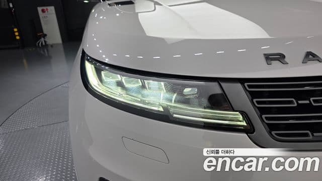 Land Rover Range Rover Sport 2023 — ფოტო 15/36