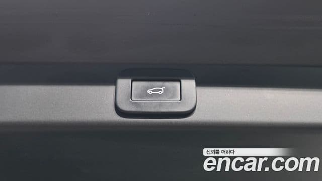 Land Rover Range Rover Sport 2023 — ფოტო 34/36