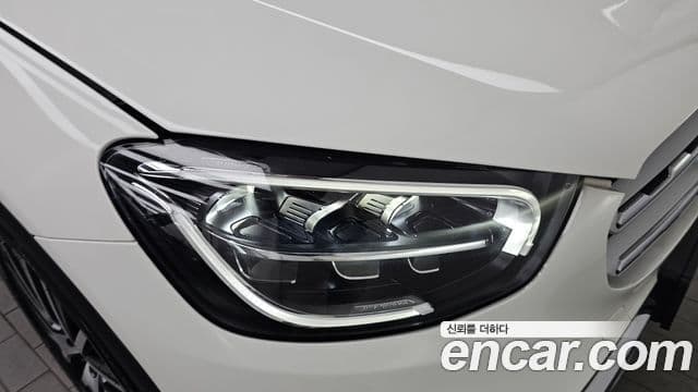 Mercedes-Benz GLC-Class 2020 — Photo 9/31