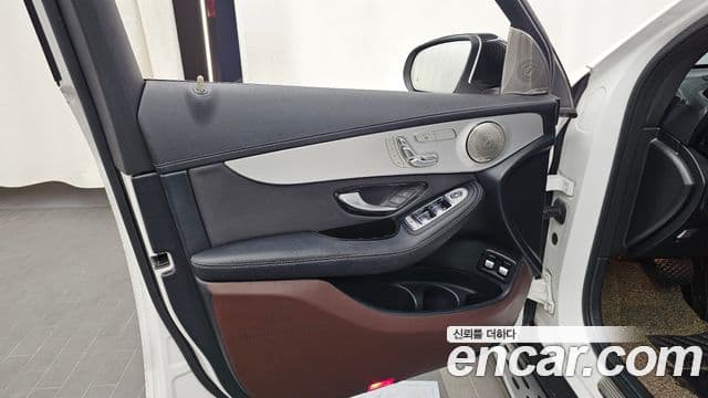 Mercedes-Benz GLC-Class 2020 — Photo 29/31