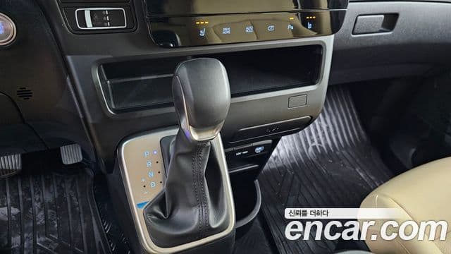 Hyundai Staria 2024 — Şəkil 8/20