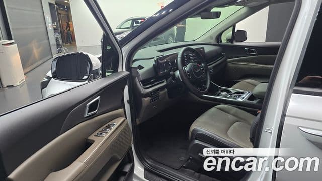 Kia Carnival 2024 — Şəkil 8/20