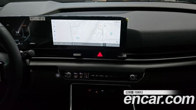 Kia Carnival 2024 — Şəkil 18/20