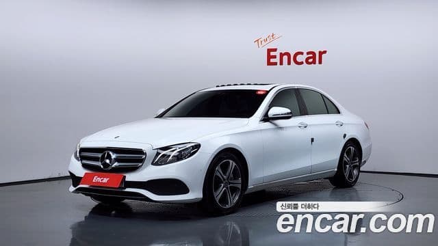 Mercedes-Benz E-Class 2018 — ფოტო 1/20