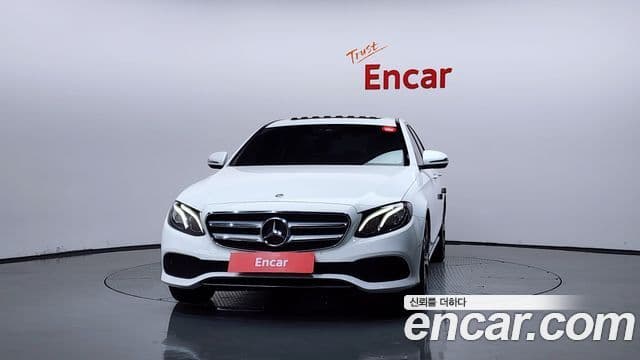 Mercedes-Benz E-Class 2018 — ფოტო 3/20