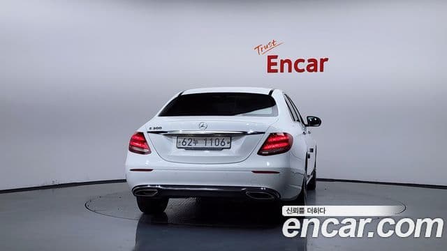 Mercedes-Benz E-Class 2018 — ფოტო 4/20