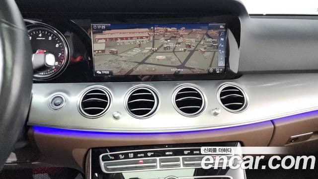 Mercedes-Benz E-Class 2018 — ფოტო 12/20