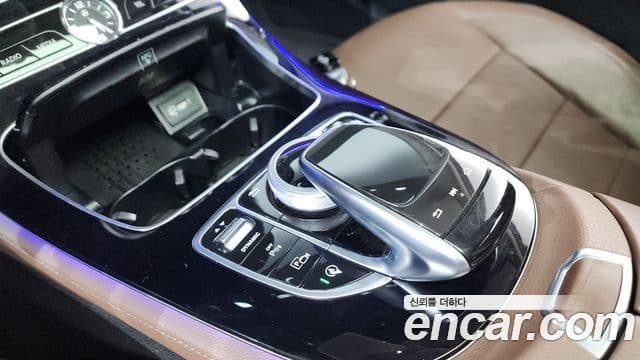 Mercedes-Benz E-Class 2018 — ფოტო 19/20