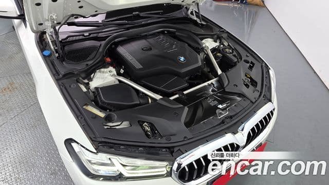 BMW 5 Series 2020 — ფოტო 6/20