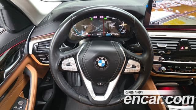 BMW 5 Series 2020 — ფოტო 14/20
