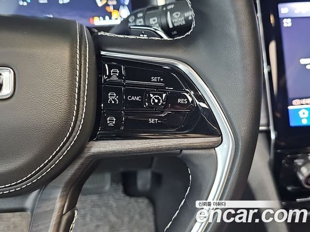 Jeep Grand Cherokee 2022 — ფოტო 12/20