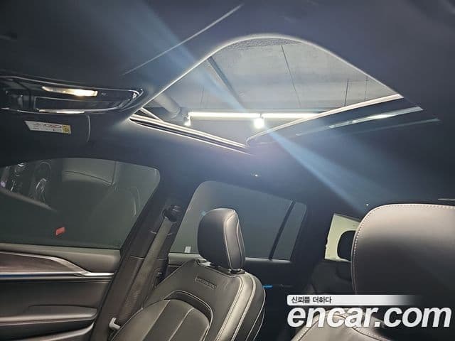 Jeep Grand Cherokee 2022 — ფოტო 16/20