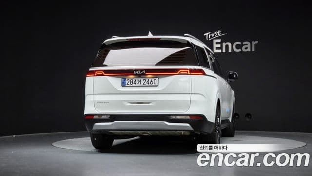 Kia Carnival 2022 — ფოტო 4/20