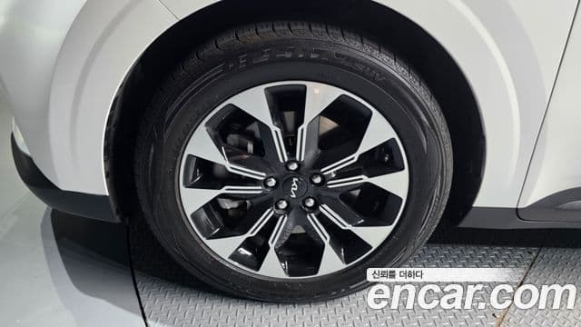 Kia Carnival 2022 — ფოტო 5/20