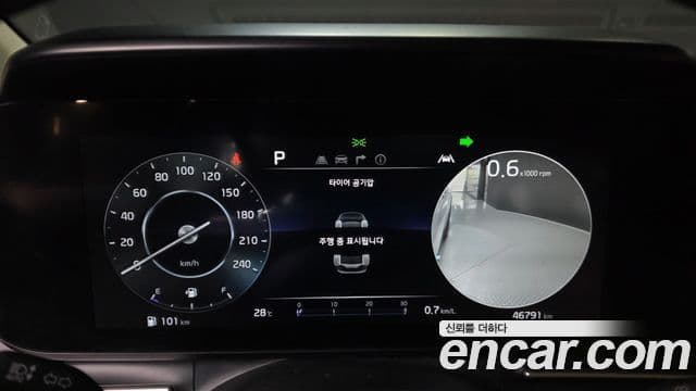 Kia Carnival 2022 — ფოტო 8/20
