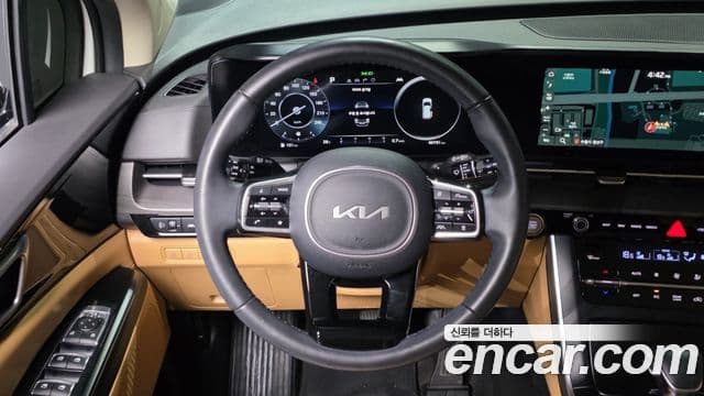 Kia Carnival 2022 — ფოტო 13/20
