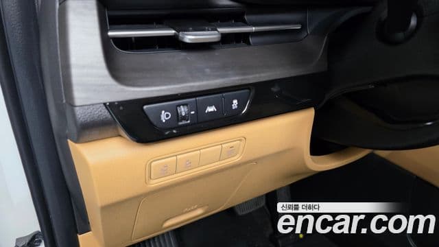Kia Carnival 2022 — ფოტო 17/20