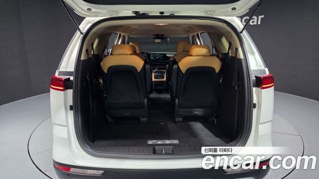 Kia Carnival 2022 — ფოტო 20/20