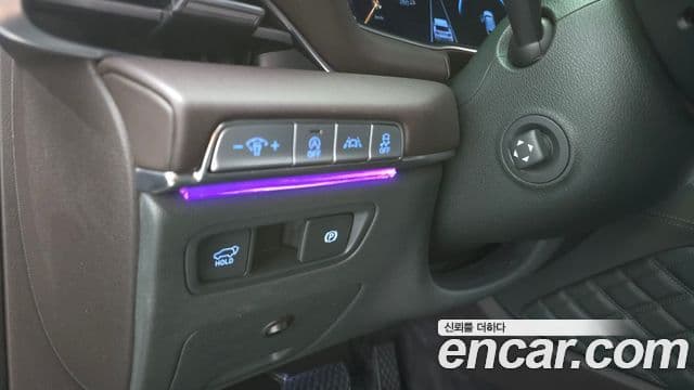 Genesis GV80 2020 — ფოტო 18/20