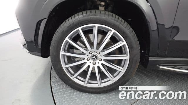 Mercedes-Benz GLS-Class 2021 — Photo 9/20