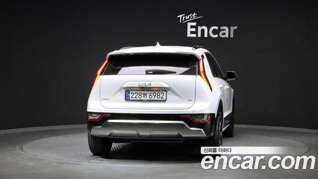 Kia Niro 2022 — ფოტო 4/20
