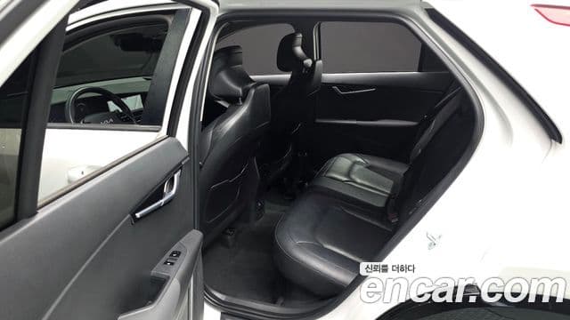Kia Niro 2022 — ფოტო 12/20