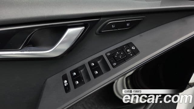Kia Niro 2022 — ფოტო 17/20