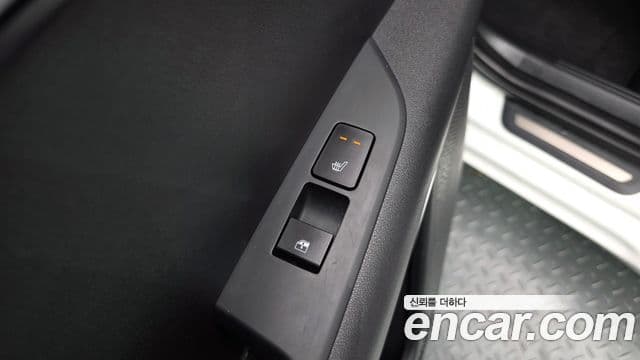 Kia Niro 2022 — ფოტო 18/20