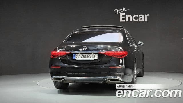 Mercedes-Benz S-Class 2023 — Photo 8/20