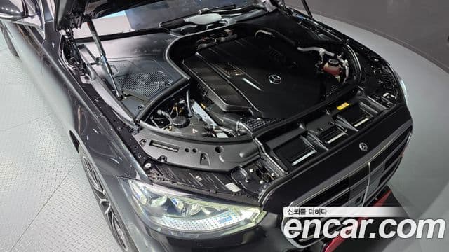 Mercedes-Benz S-Class 2023 — Photo 13/20
