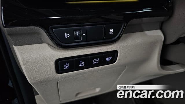 Kia Carnival 2024 — Фото 19/20
