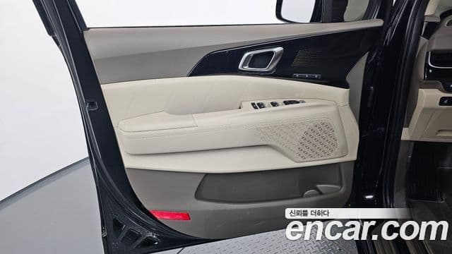 Kia Carnival 2024 — Photo 34/37