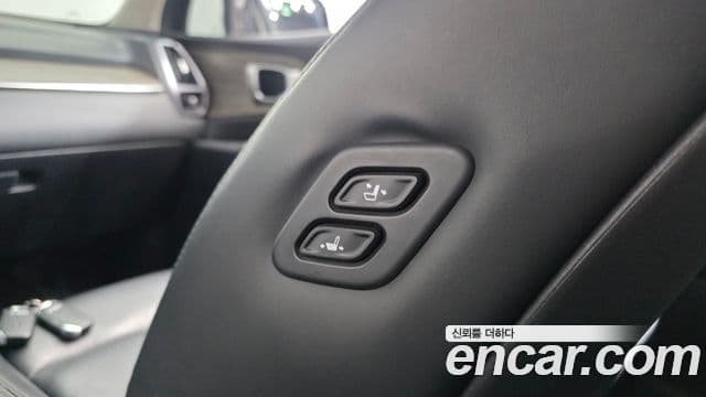 Kia Sorento 2023 — Şəkil 18/20