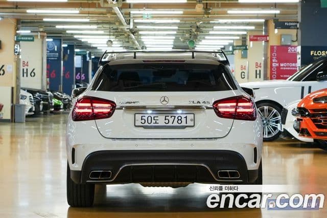 Mercedes-Benz GLA-Class 2018 — Şəkil 3/20