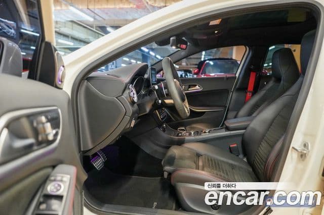 Mercedes-Benz GLA-Class 2018 — Şəkil 9/20