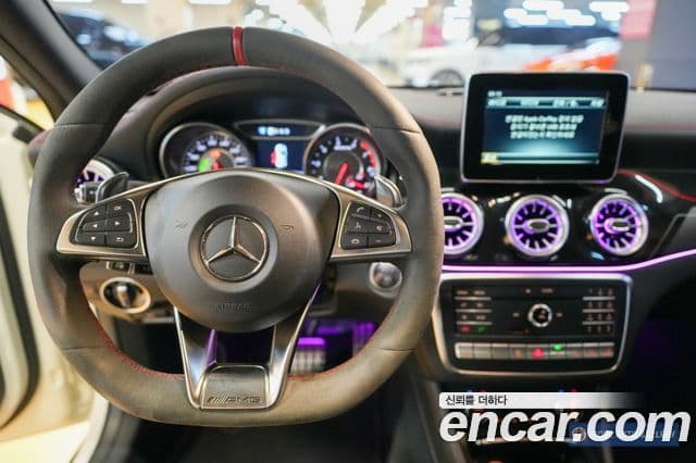 Mercedes-Benz GLA-Class 2018 — Şəkil 12/20
