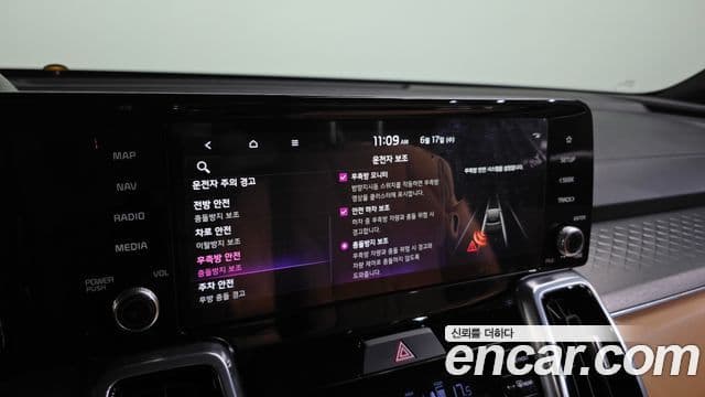 Kia Sorento 2021 — ფოტო 16/20