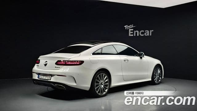 Mercedes-Benz E-Class 2021 — ფოტო 2/20