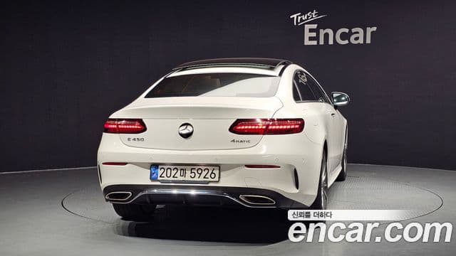 Mercedes-Benz E-Class 2021 — ფოტო 4/20