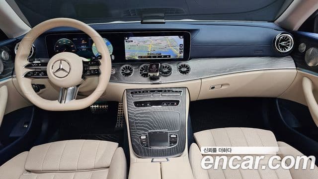 Mercedes-Benz E-Class 2021 — ფოტო 7/20