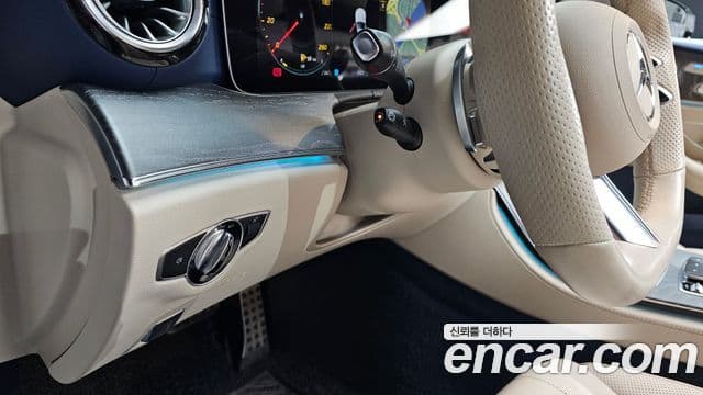 Mercedes-Benz E-Class 2021 — ფოტო 13/20