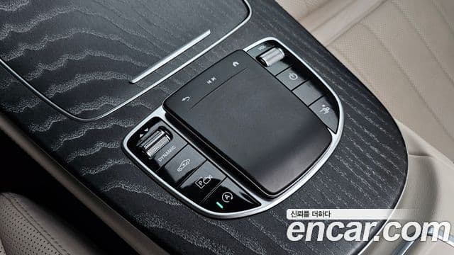 Mercedes-Benz E-Class 2021 — ფოტო 18/20