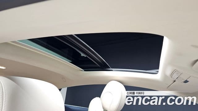 Mercedes-Benz E-Class 2021 — ფოტო 19/20