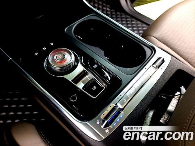 Kia Carnival 2024 — ფოტო 8/20