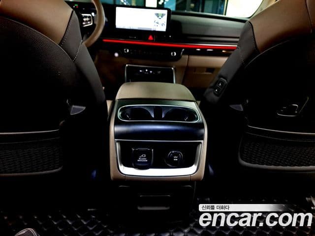 Kia Carnival 2024 — ფოტო 17/20